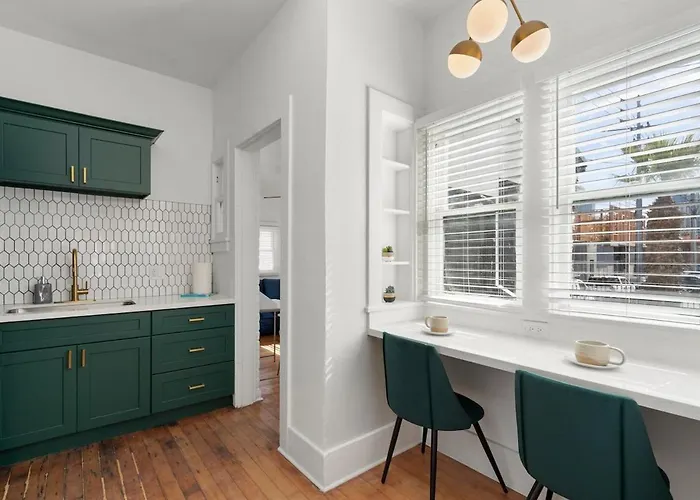 Apartment Apex Executive - 839 N 2nd Ave *