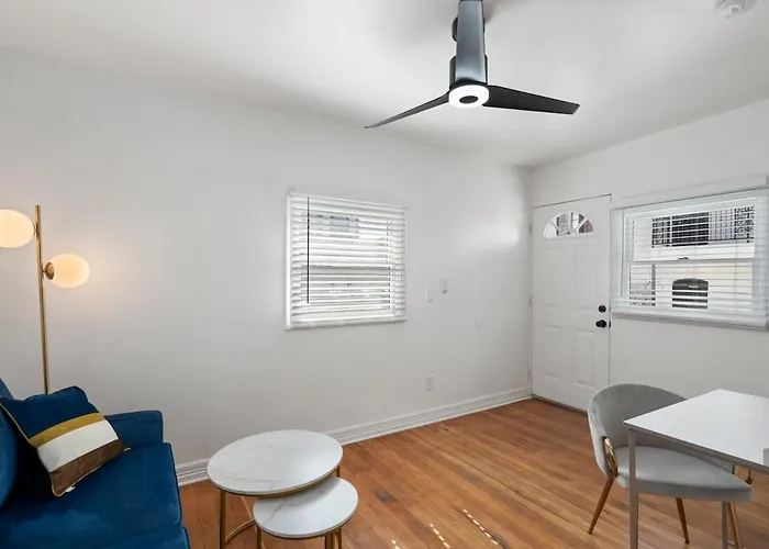 Apartment Apex Executive - 839 N 2nd Ave