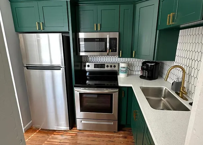 Apex Executive - 839 N 2nd Ave *